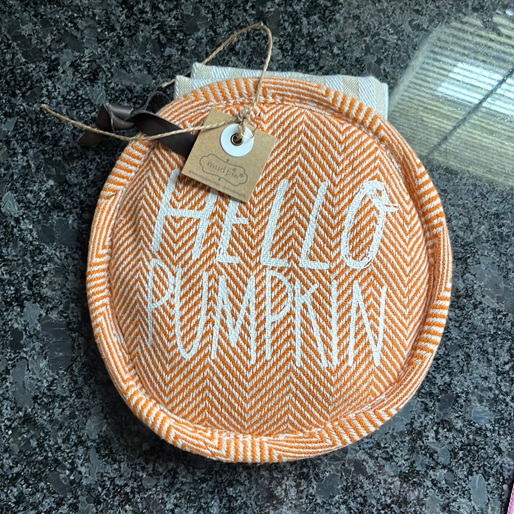 NWT Mud Pie Hello Pumpkin Kitchen Linen Set